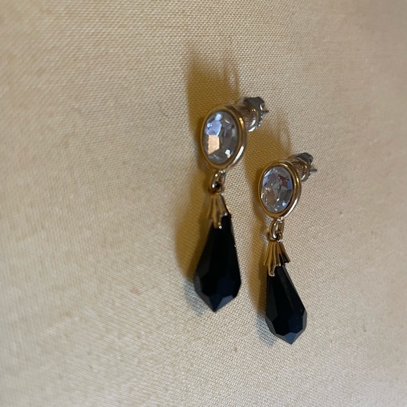Crystal post earrings with black stone drops - Picture 1 of 2